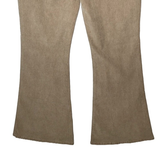NWT American Eagle Khaki Corduroy Super High-Rise Button-Fly Flare Pant, 14R (L) - Picture 9 of 15